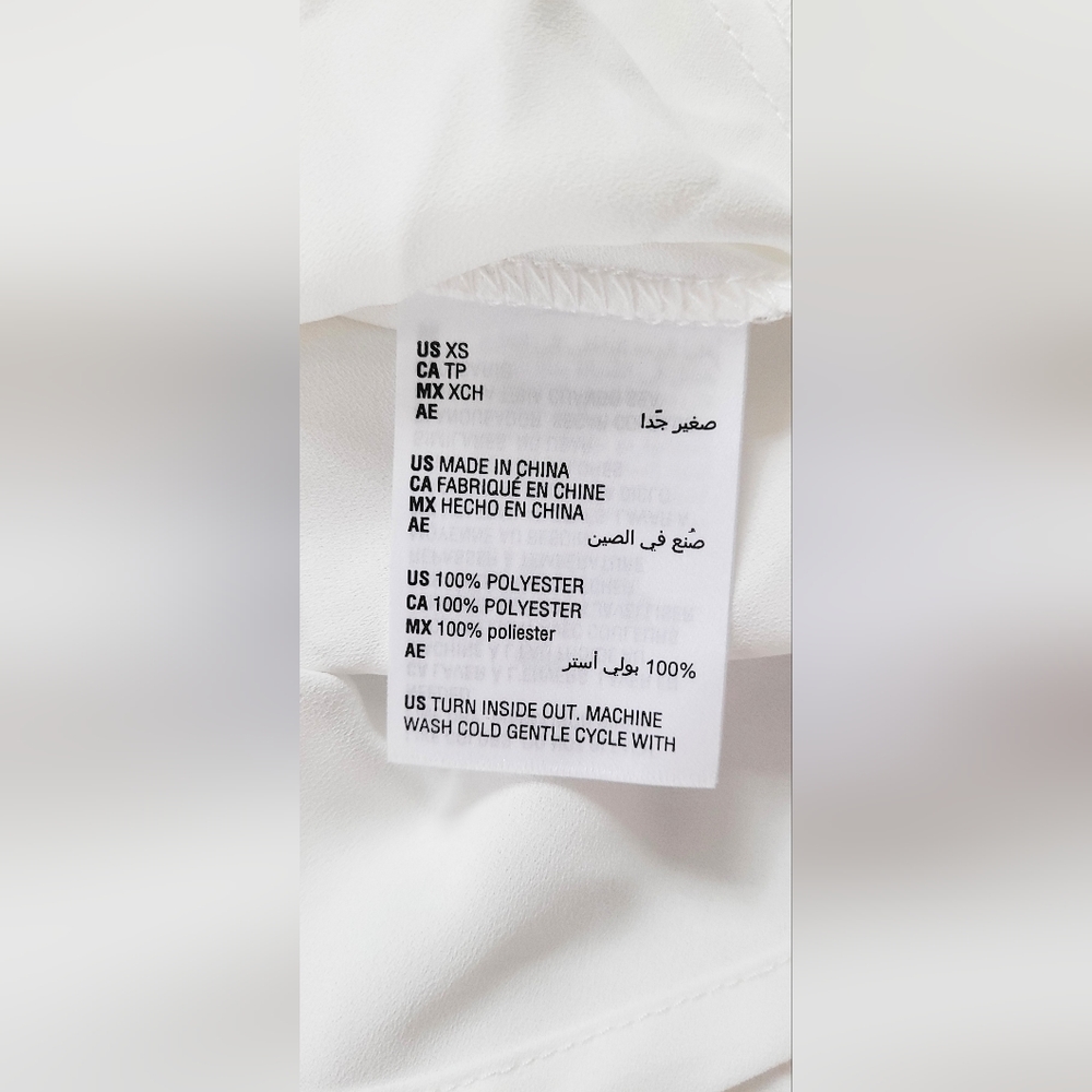 NWT! Bow Neck Tie Front Silky Smooth Women's Bar III Sleeveless Blouse S… - Picture 10 of 11